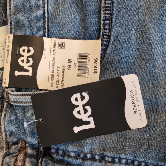 Lee Bermuda Jean Shorts - Picture 7 of 8